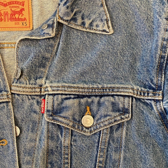 Vintage Levi’s Jean Jacket - Picture 4 of 10